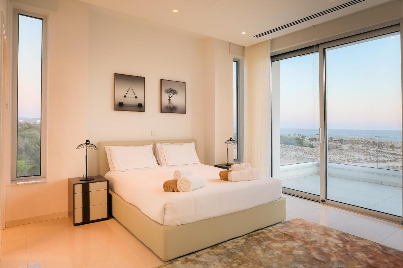 Sea Pearl Beachfront Villas - Breeze Ayia Napa Bagian luar foto