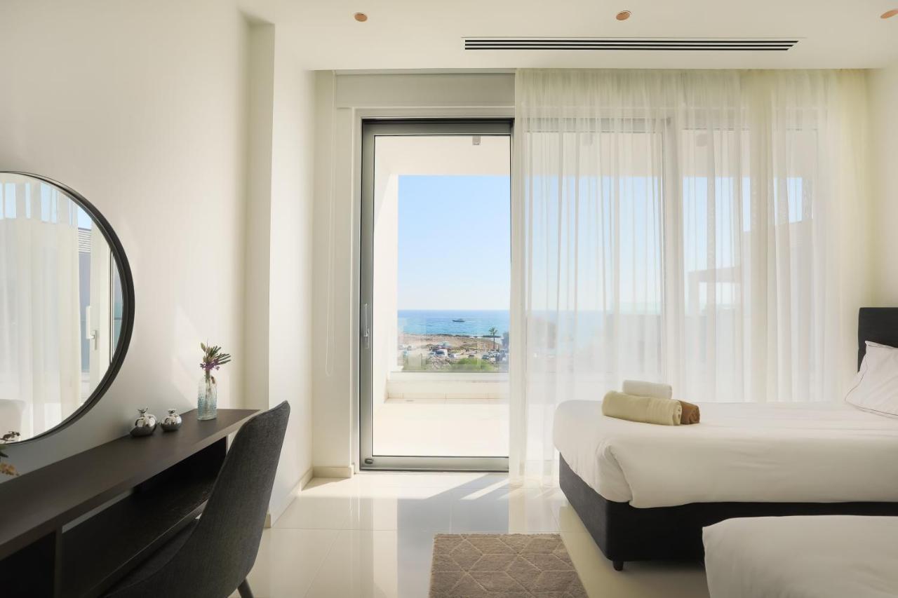 Sea Pearl Beachfront Villas - Breeze Ayia Napa Bagian luar foto
