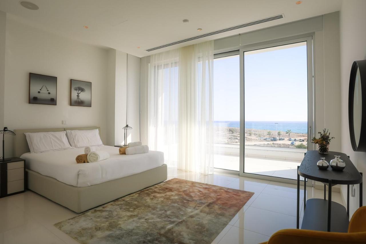 Sea Pearl Beachfront Villas - Breeze Ayia Napa Bagian luar foto