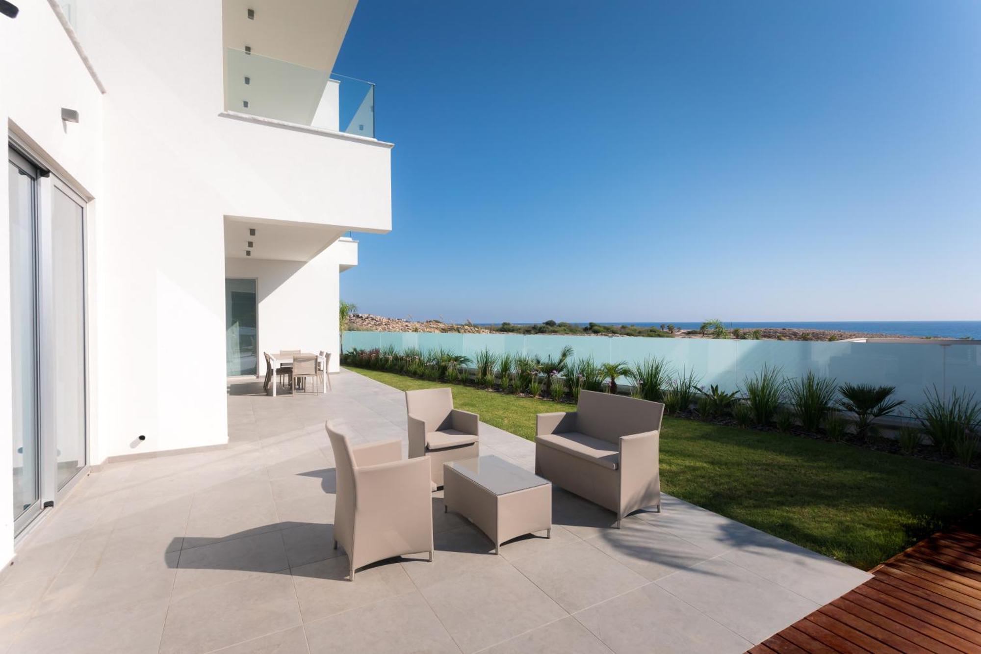 Sea Pearl Beachfront Villas - Breeze Ayia Napa Bagian luar foto