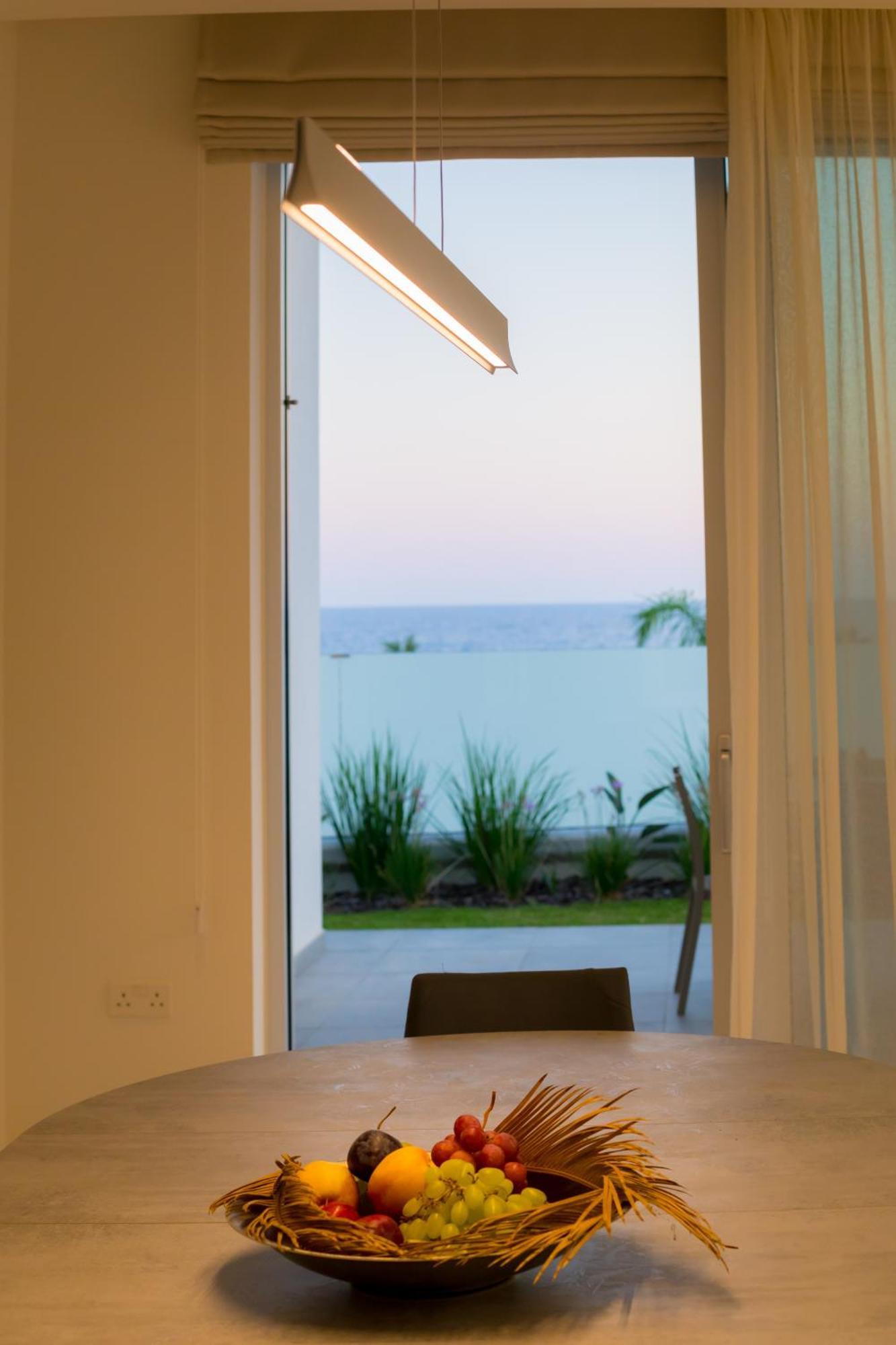Sea Pearl Beachfront Villas - Breeze Ayia Napa Bagian luar foto